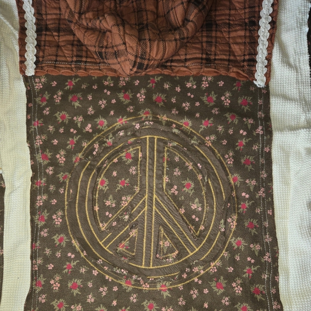 Brown Patchwork Jacket with Star Accents - image 7